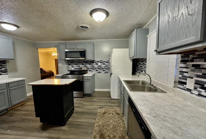 945 FLOYD AVE, Memphis, Tennessee 38127, 3 Bedroom Bedrooms, 6 Room Rooms,2 BathroomBathrooms,Residential,For Sale,FLOYD,0,10220991