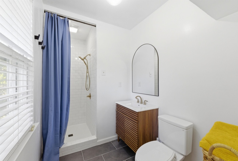 3593 SOUTHWOOD AVE, Memphis, Tennessee 38111, 4 Bedroom Bedrooms, 7 Room Rooms,2 BathroomBathrooms,Residential,For Sale,SOUTHWOOD,0,10220995