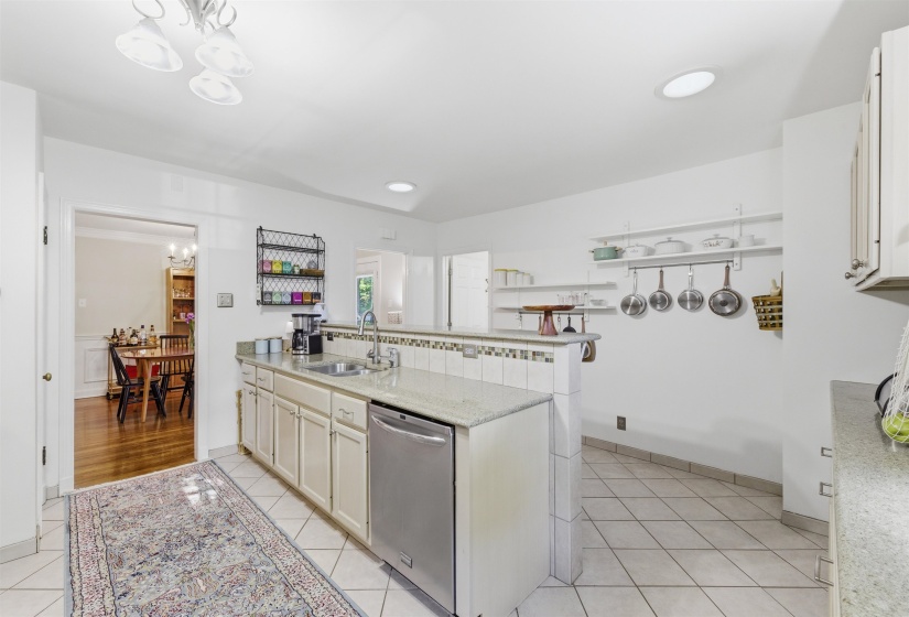 3593 SOUTHWOOD AVE, Memphis, Tennessee 38111, 4 Bedroom Bedrooms, 7 Room Rooms,2 BathroomBathrooms,Residential,For Sale,SOUTHWOOD,0,10220995
