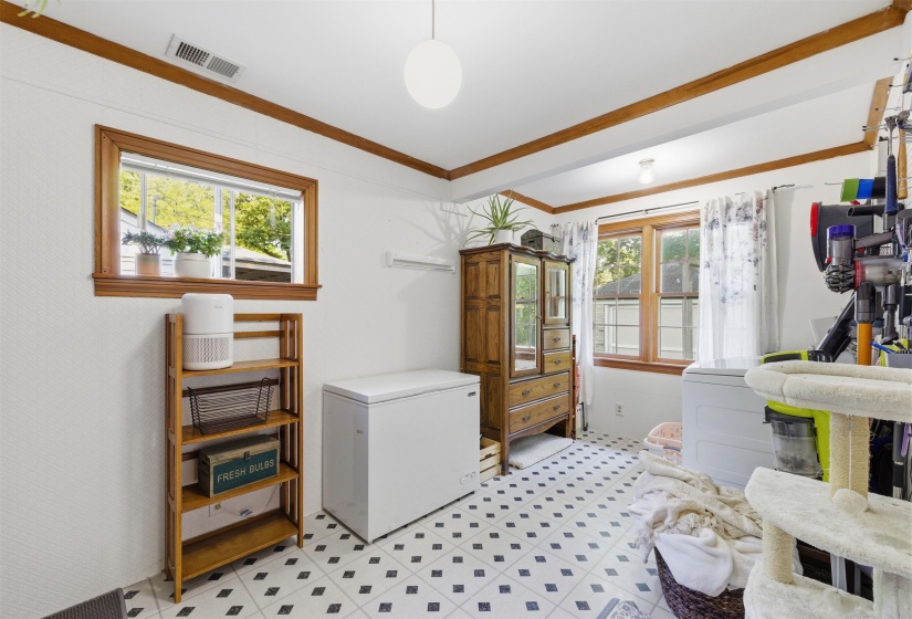 3593 SOUTHWOOD AVE, Memphis, Tennessee 38111, 4 Bedroom Bedrooms, 7 Room Rooms,2 BathroomBathrooms,Residential,For Sale,SOUTHWOOD,0,10220995