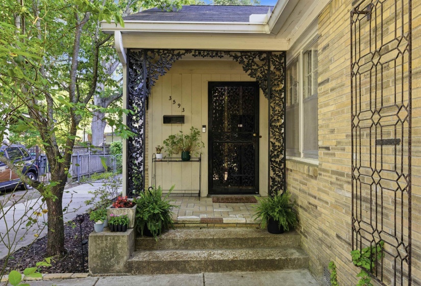3593 SOUTHWOOD AVE, Memphis, Tennessee 38111, 4 Bedroom Bedrooms, 7 Room Rooms,2 BathroomBathrooms,Residential,For Sale,SOUTHWOOD,0,10220995