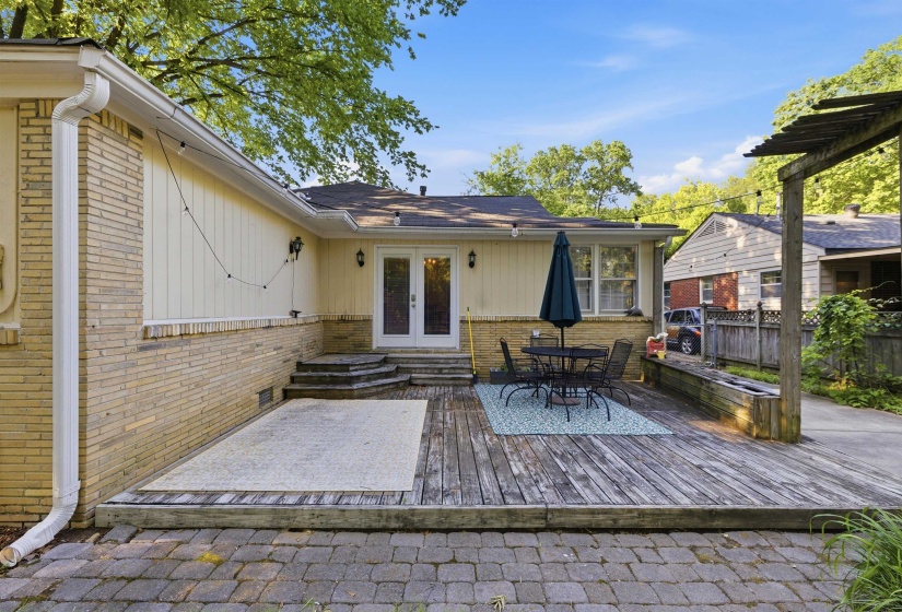 3593 SOUTHWOOD AVE, Memphis, Tennessee 38111, 4 Bedroom Bedrooms, 7 Room Rooms,2 BathroomBathrooms,Residential,For Sale,SOUTHWOOD,0,10220995