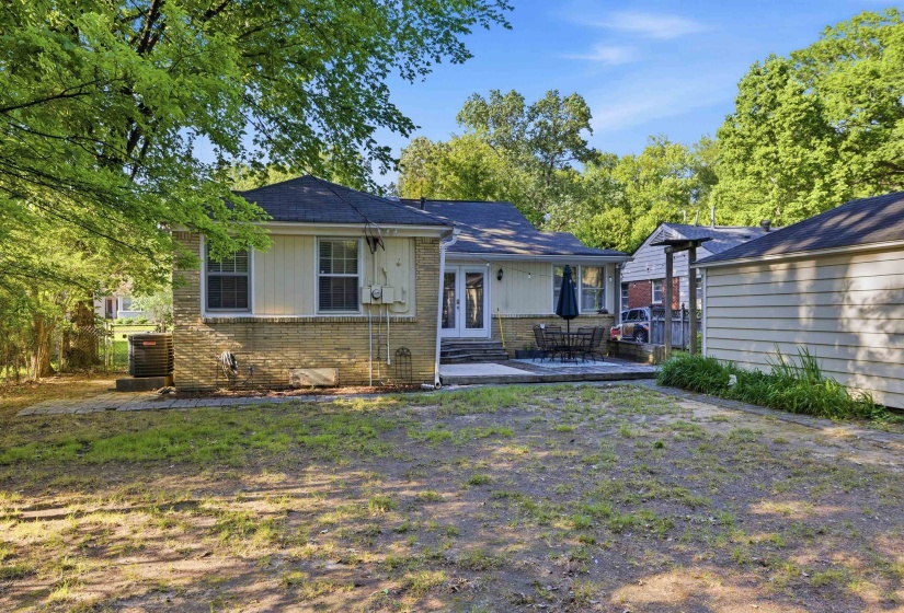 3593 SOUTHWOOD AVE, Memphis, Tennessee 38111, 4 Bedroom Bedrooms, 7 Room Rooms,2 BathroomBathrooms,Residential,For Sale,SOUTHWOOD,0,10220995
