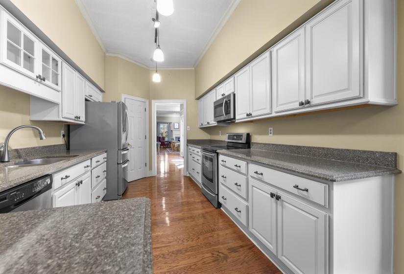 493 RACQUET CLUB PL, Memphis, Tennessee 38117, 2 Bedroom Bedrooms, 5 Room Rooms,2.1 BathroomBathrooms,Residential,For Sale,RACQUET CLUB,0,10221005