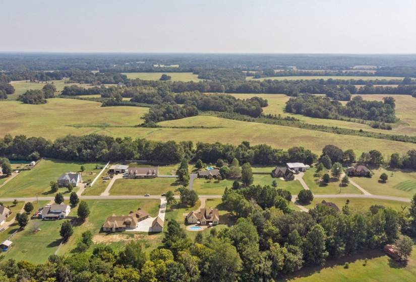 365 CROOKED CREEK DR, Oakland, Tennessee 38060, 4 Bedrooms Bedrooms, 9 Rooms Rooms,2.1 BathroomsBathrooms,Residential,For Sale,CROOKED CREEK,10221008