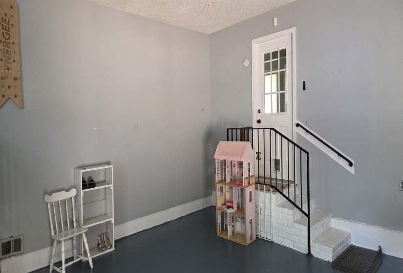 Playroom / Rec room