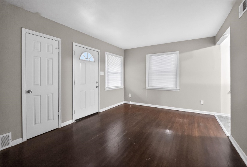 4239 COVENTRY DR, Memphis, Tennessee 38127, 3 Bedroom Bedrooms, 3 Room Rooms,1.1 BathroomBathrooms,Residential,For Sale,COVENTRY,0,10221024