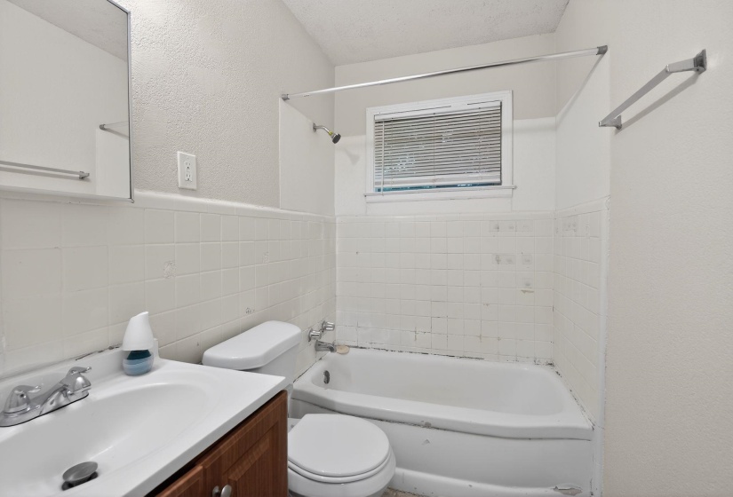 4239 COVENTRY DR, Memphis, Tennessee 38127, 3 Bedroom Bedrooms, 3 Room Rooms,1.1 BathroomBathrooms,Residential,For Sale,COVENTRY,0,10221024