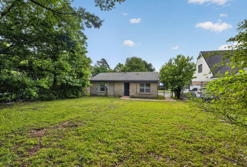 3731 SKYLARK DR, Memphis, Tennessee 38109, 5 Bedroom Bedrooms, 5 Room Rooms,1 BathroomBathrooms,Residential,For Sale,SKYLARK,0,10221027
