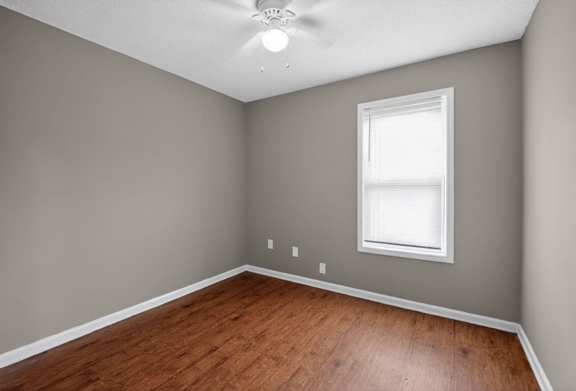 3731 SKYLARK DR, Memphis, Tennessee 38109, 5 Bedroom Bedrooms, 5 Room Rooms,1 BathroomBathrooms,Residential,For Sale,SKYLARK,0,10221027