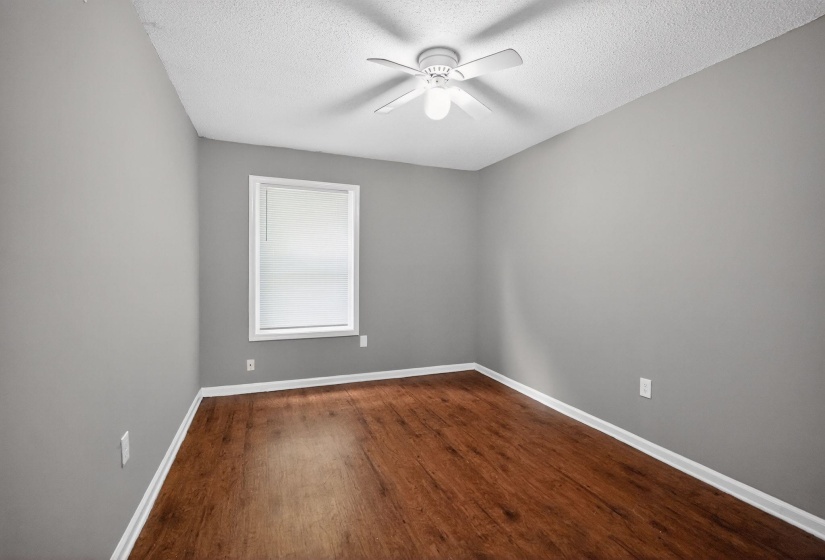3731 SKYLARK DR, Memphis, Tennessee 38109, 5 Bedroom Bedrooms, 5 Room Rooms,1 BathroomBathrooms,Residential,For Sale,SKYLARK,0,10221027