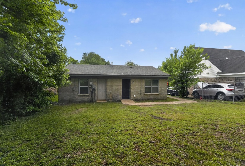 3731 SKYLARK DR, Memphis, Tennessee 38109, 5 Bedroom Bedrooms, 5 Room Rooms,1 BathroomBathrooms,Residential,For Sale,SKYLARK,0,10221027