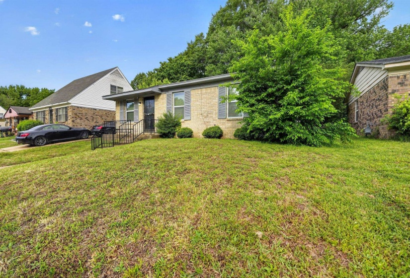 3731 SKYLARK DR, Memphis, Tennessee 38109, 5 Bedroom Bedrooms, 5 Room Rooms,1 BathroomBathrooms,Residential,For Sale,SKYLARK,0,10221027