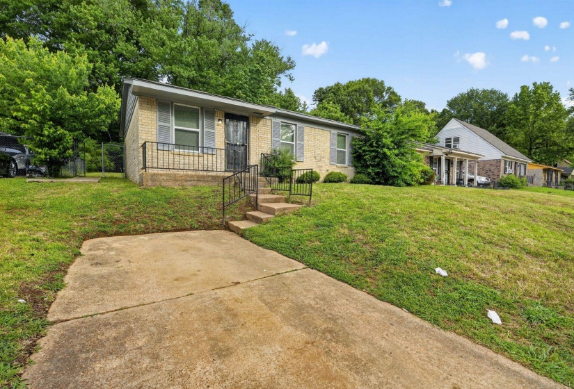 3731 SKYLARK DR, Memphis, Tennessee 38109, 5 Bedroom Bedrooms, 5 Room Rooms,1 BathroomBathrooms,Residential,For Sale,SKYLARK,0,10221027