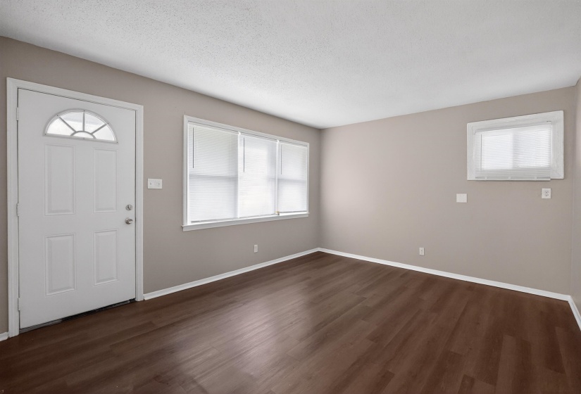 4324 FALCON DR, Memphis, Tennessee 38109, 3 Bedroom Bedrooms, 3 Room Rooms,1 BathroomBathrooms,Residential,For Sale,FALCON,0,10221035