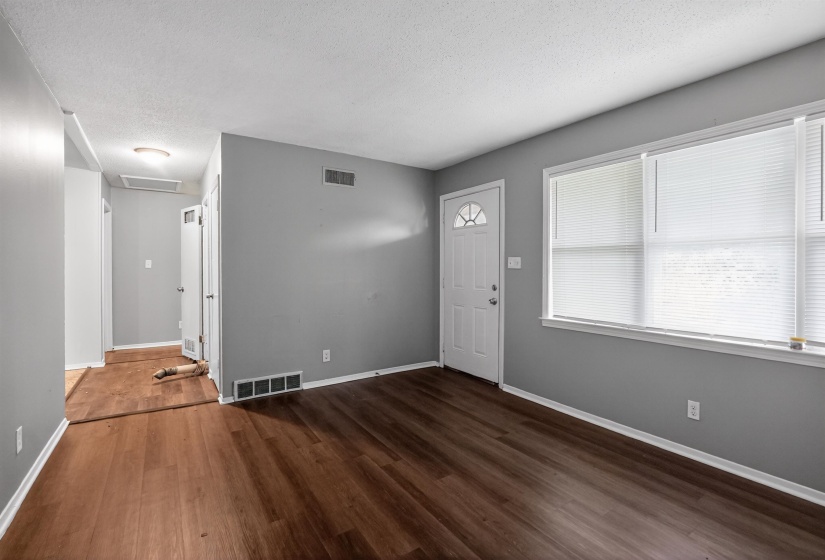 4324 FALCON DR, Memphis, Tennessee 38109, 3 Bedroom Bedrooms, 3 Room Rooms,1 BathroomBathrooms,Residential,For Sale,FALCON,0,10221035