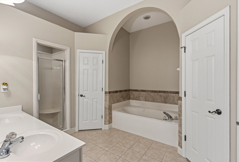10475 JUNEAU WAY, Collierville, Tennessee 38017, 4 Bedroom Bedrooms, 8 Room Rooms,2 BathroomBathrooms,Residential,For Sale,JUNEAU,0,10221043