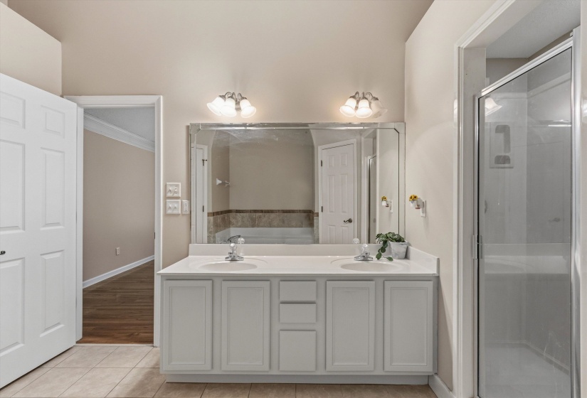 10475 JUNEAU WAY, Collierville, Tennessee 38017, 4 Bedroom Bedrooms, 8 Room Rooms,2 BathroomBathrooms,Residential,For Sale,JUNEAU,0,10221043