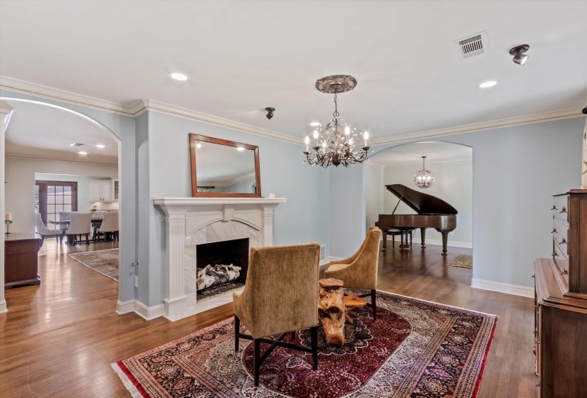 5302 ANGELA LN, Memphis, Tennessee 38120, 5 Bedroom Bedrooms, 12 Room Rooms,3.1 BathroomBathrooms,Residential,For Sale,ANGELA,0,10220583