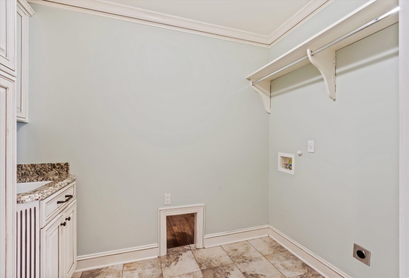 5302 ANGELA LN, Memphis, Tennessee 38120, 5 Bedroom Bedrooms, 12 Room Rooms,3.1 BathroomBathrooms,Residential,For Sale,ANGELA,0,10220583