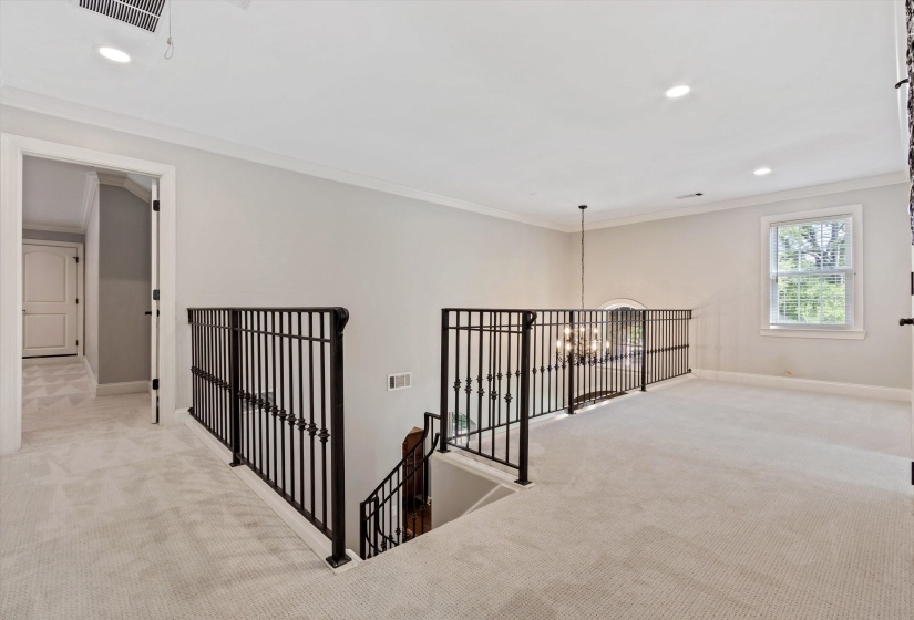 5302 ANGELA LN, Memphis, Tennessee 38120, 5 Bedroom Bedrooms, 12 Room Rooms,3.1 BathroomBathrooms,Residential,For Sale,ANGELA,0,10220583