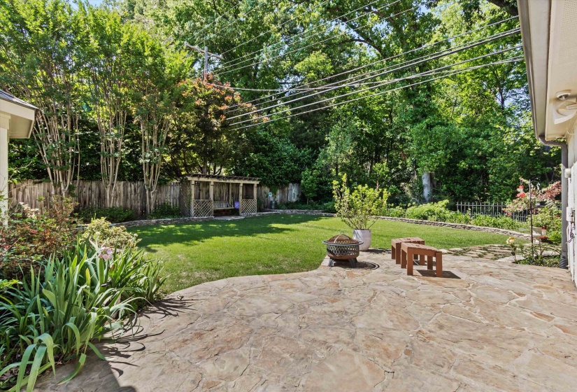 5302 ANGELA LN, Memphis, Tennessee 38120, 5 Bedroom Bedrooms, 12 Room Rooms,3.1 BathroomBathrooms,Residential,For Sale,ANGELA,0,10220583