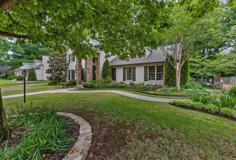 5302 ANGELA LN, Memphis, Tennessee 38120, 5 Bedroom Bedrooms, 12 Room Rooms,3.1 BathroomBathrooms,Residential,For Sale,ANGELA,0,10220583