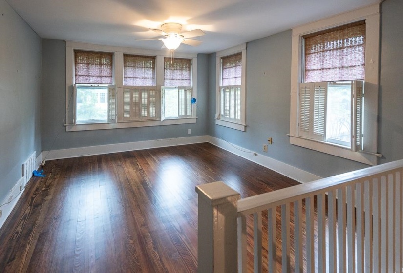 573 MCLEAN BLVD, Memphis, Tennessee 38104, 3 Bedroom Bedrooms, 2 Room Rooms,2 BathroomBathrooms,Residential,For Sale,MCLEAN,0,10221053