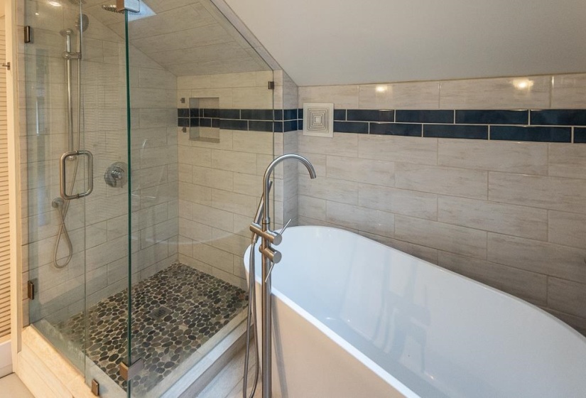 573 MCLEAN BLVD, Memphis, Tennessee 38104, 3 Bedroom Bedrooms, 2 Room Rooms,2 BathroomBathrooms,Residential,For Sale,MCLEAN,0,10221053