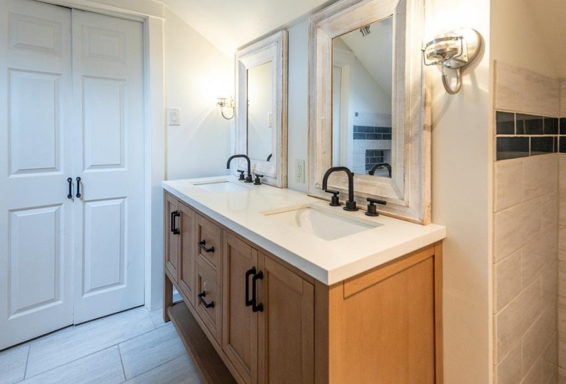 573 MCLEAN BLVD, Memphis, Tennessee 38104, 3 Bedroom Bedrooms, 2 Room Rooms,2 BathroomBathrooms,Residential,For Sale,MCLEAN,0,10221053