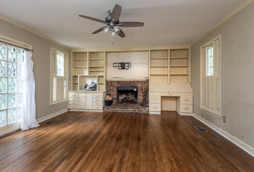 573 MCLEAN BLVD, Memphis, Tennessee 38104, 3 Bedroom Bedrooms, 2 Room Rooms,2 BathroomBathrooms,Residential,For Sale,MCLEAN,0,10221053