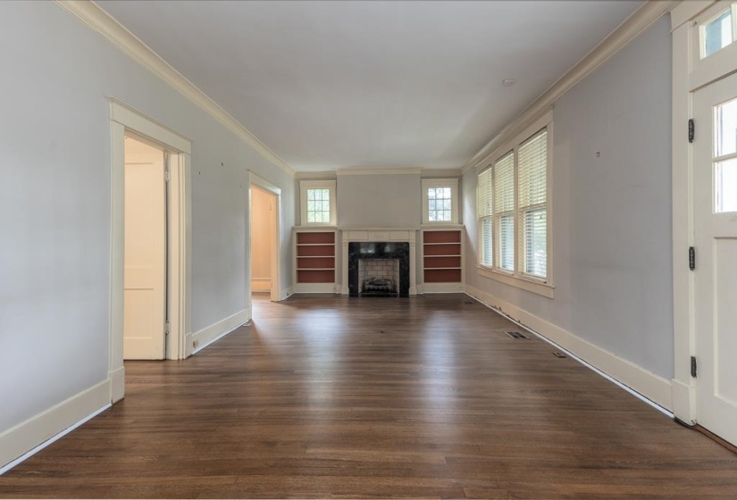 573 MCLEAN BLVD, Memphis, Tennessee 38104, 3 Bedroom Bedrooms, 2 Room Rooms,2 BathroomBathrooms,Residential,For Sale,MCLEAN,0,10221053