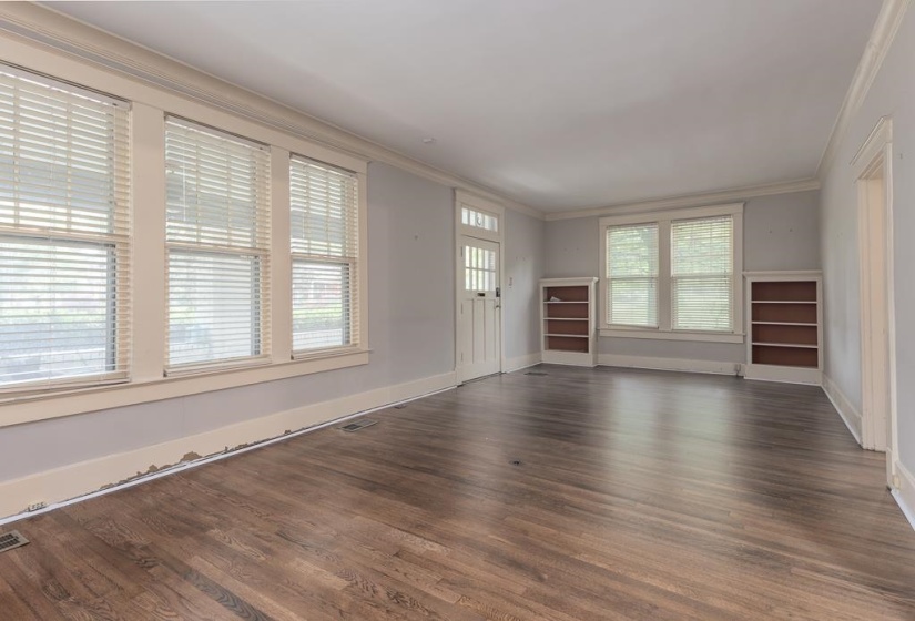 573 MCLEAN BLVD, Memphis, Tennessee 38104, 3 Bedroom Bedrooms, 2 Room Rooms,2 BathroomBathrooms,Residential,For Sale,MCLEAN,0,10221053