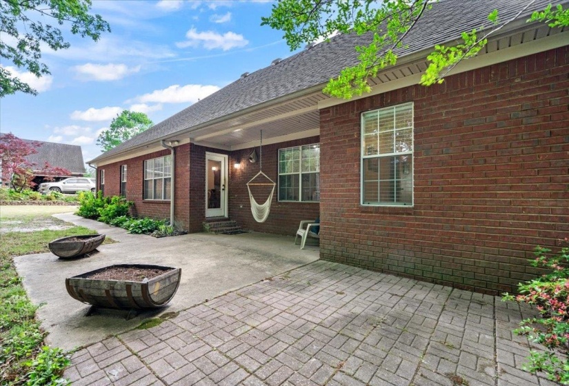 375 LEGGETT DR, Atoka, Tennessee 38004, 3 Bedroom Bedrooms, 6 Room Rooms,2 BathroomBathrooms,Residential,For Sale,LEGGETT,0,10221055