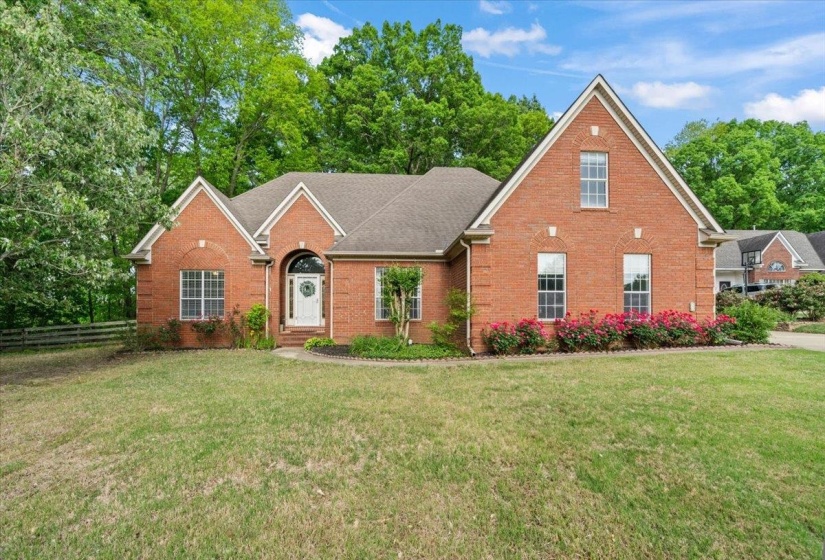 375 LEGGETT DR, Atoka, Tennessee 38004, 3 Bedroom Bedrooms, 6 Room Rooms,2 BathroomBathrooms,Residential,For Sale,LEGGETT,0,10221055