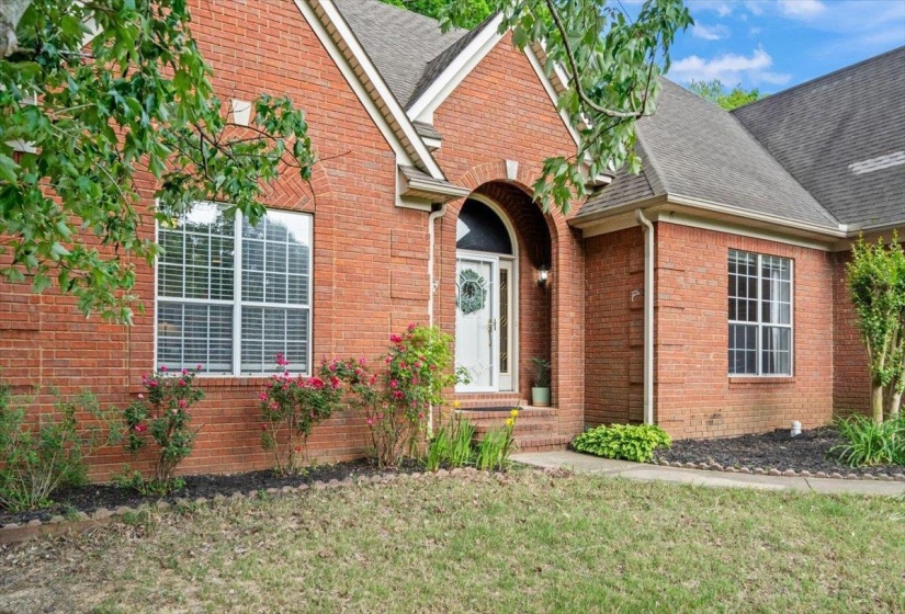 375 LEGGETT DR, Atoka, Tennessee 38004, 3 Bedroom Bedrooms, 6 Room Rooms,2 BathroomBathrooms,Residential,For Sale,LEGGETT,0,10221055