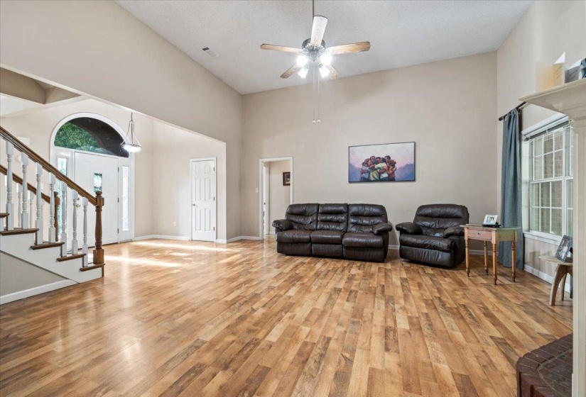 375 LEGGETT DR, Atoka, Tennessee 38004, 3 Bedroom Bedrooms, 6 Room Rooms,2 BathroomBathrooms,Residential,For Sale,LEGGETT,0,10221055
