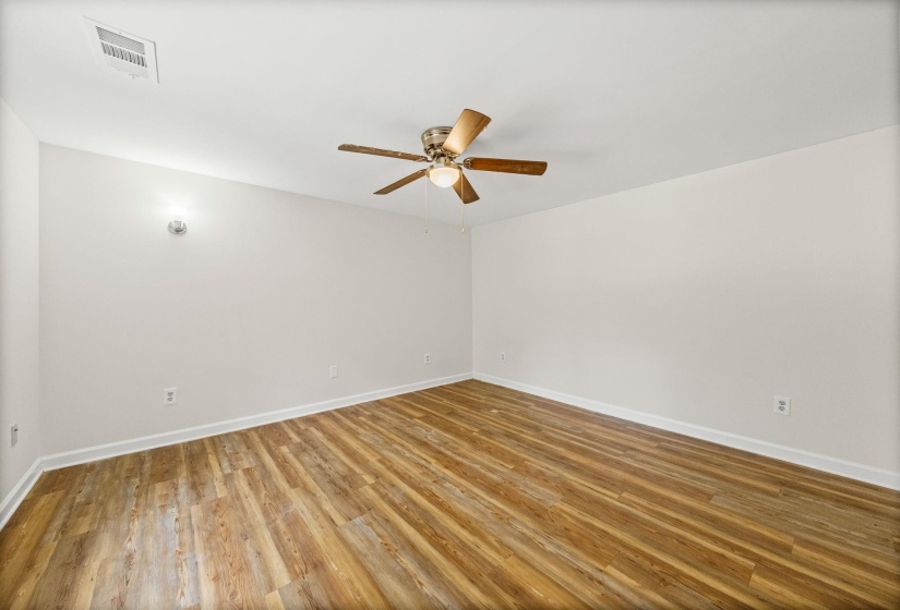 4071 CEDAR POINT RD, Lakeland, Tennessee 38002, 4 Bedrooms Bedrooms, 10 Rooms Rooms,3 BathroomsBathrooms,Residential,For Sale,CEDAR POINT,10221071