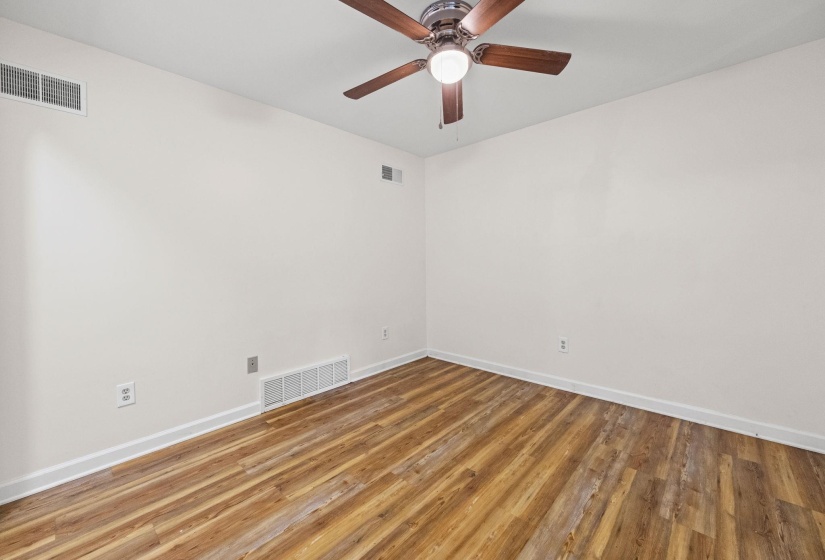 4071 CEDAR POINT RD, Lakeland, Tennessee 38002, 4 Bedrooms Bedrooms, 10 Rooms Rooms,3 BathroomsBathrooms,Residential,For Sale,CEDAR POINT,10221071