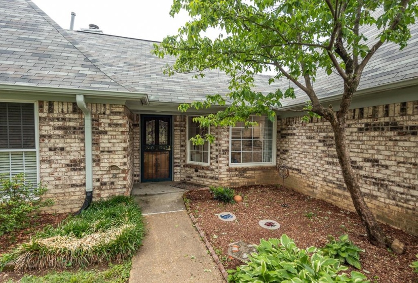 7869 BLAND LN, Memphis, Tennessee 38133, 3 Bedrooms Bedrooms, 6 Rooms Rooms,2 BathroomsBathrooms,Residential,For Sale,BLAND,10221079