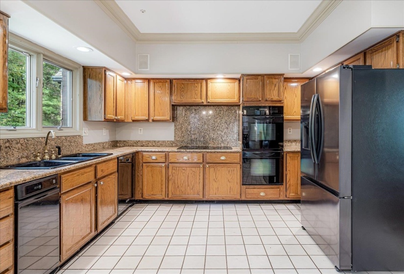 11378 MONTEREY RD, Eads, Tennessee 38028, 5 Bedrooms Bedrooms, 10 Rooms Rooms,5.1 BathroomsBathrooms,Residential,For Sale,MONTEREY,10207478