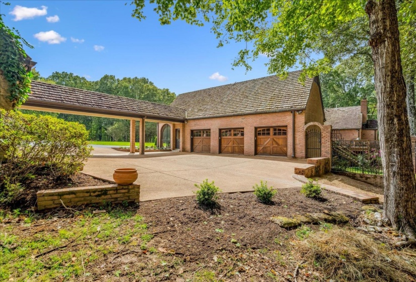 11378 MONTEREY RD, Eads, Tennessee 38028, 5 Bedrooms Bedrooms, 10 Rooms Rooms,5.1 BathroomsBathrooms,Residential,For Sale,MONTEREY,10207478
