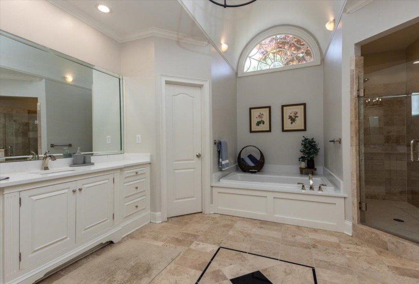9330 GROVEWAY CV, Germantown, Tennessee 38139, 4 Bedrooms Bedrooms, 9 Rooms Rooms,3.1 BathroomsBathrooms,Residential,For Sale,GROVEWAY,10221092