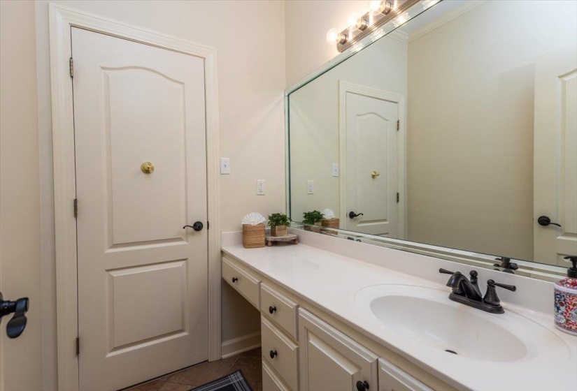9330 GROVEWAY CV, Germantown, Tennessee 38139, 4 Bedrooms Bedrooms, 9 Rooms Rooms,3.1 BathroomsBathrooms,Residential,For Sale,GROVEWAY,10221092
