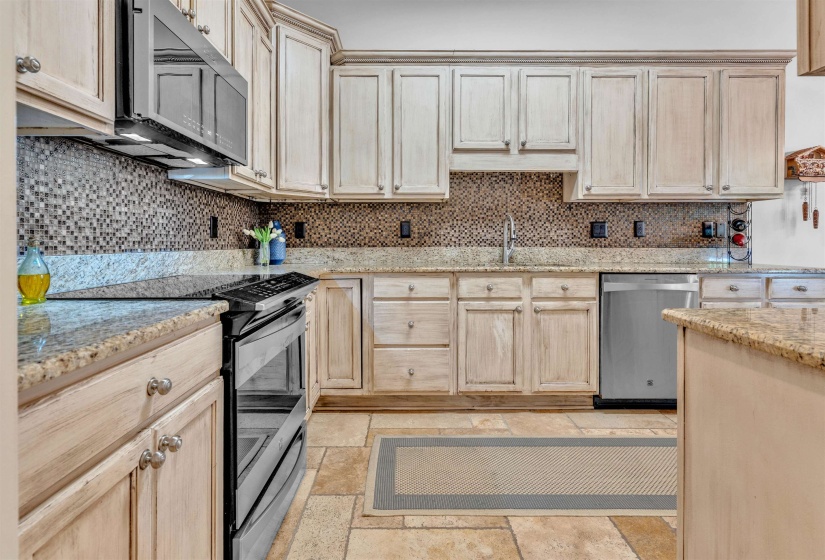 1016 RIVER LANDING DR, Memphis, Tennessee 38103, 3 Bedroom Bedrooms, 6 Room Rooms,2.1 BathroomBathrooms,Residential,For Sale,RIVER LANDING,0,10221094