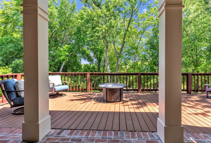1016 RIVER LANDING DR, Memphis, Tennessee 38103, 3 Bedroom Bedrooms, 6 Room Rooms,2.1 BathroomBathrooms,Residential,For Sale,RIVER LANDING,0,10221094