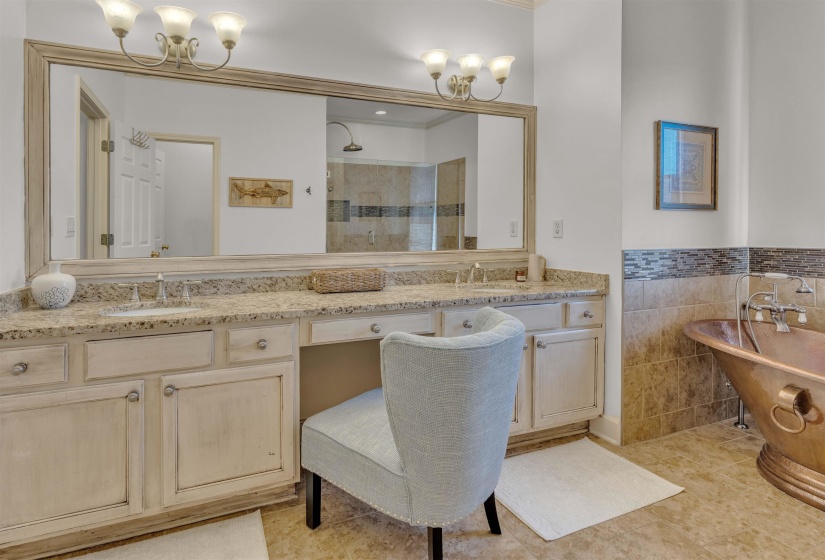 1016 RIVER LANDING DR, Memphis, Tennessee 38103, 3 Bedroom Bedrooms, 6 Room Rooms,2.1 BathroomBathrooms,Residential,For Sale,RIVER LANDING,0,10221094