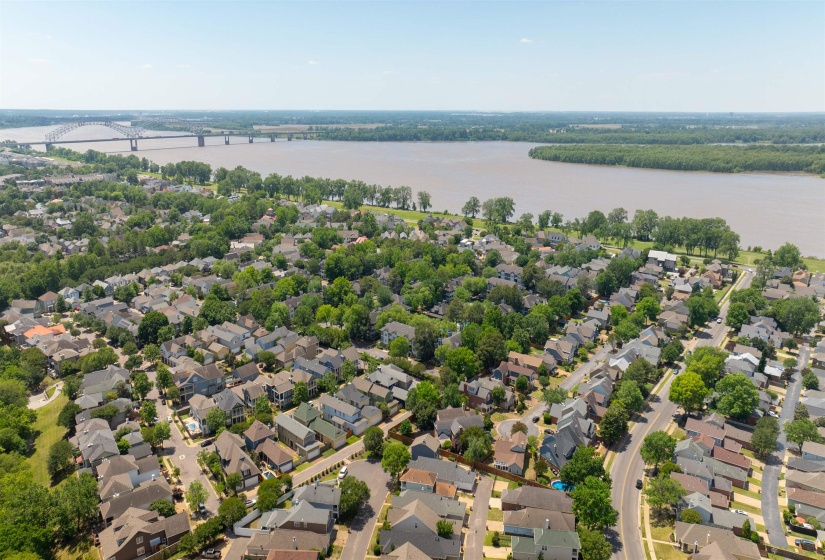 1016 RIVER LANDING DR, Memphis, Tennessee 38103, 3 Bedroom Bedrooms, 6 Room Rooms,2.1 BathroomBathrooms,Residential,For Sale,RIVER LANDING,0,10221094