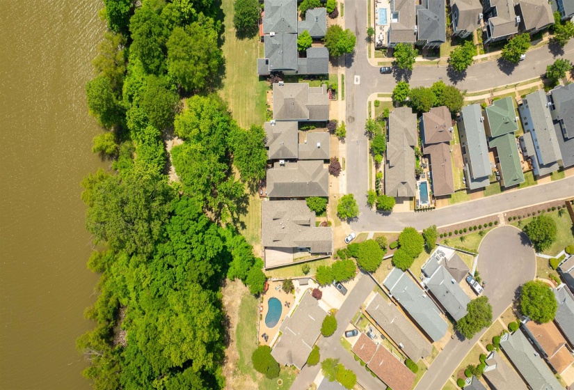 1016 RIVER LANDING DR, Memphis, Tennessee 38103, 3 Bedroom Bedrooms, 6 Room Rooms,2.1 BathroomBathrooms,Residential,For Sale,RIVER LANDING,0,10221094
