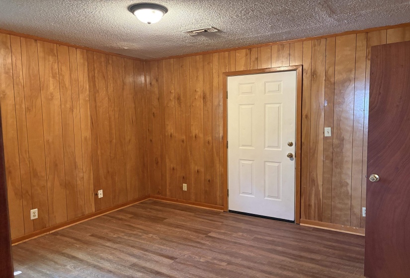 146 WALKER ST, Ripley, Tennessee 38063-1126, 2 Bedroom Bedrooms, 5 Room Rooms,1 BathroomBathrooms,Residential,For Sale,WALKER,0,10221096